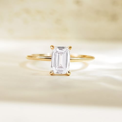 Zásnubný prsteň s emerald moissanitom s výberom veľkosti Olson