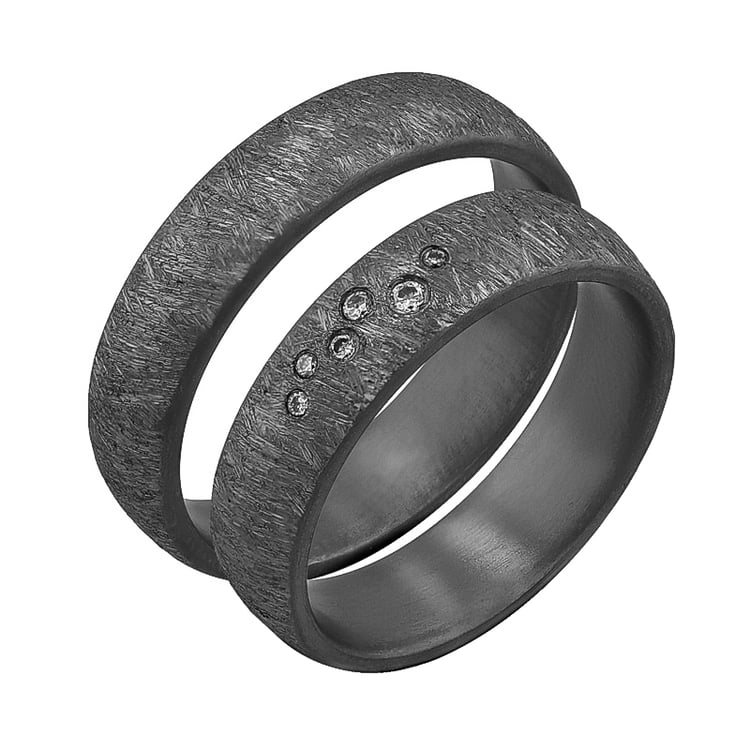 Škrabané snubné prstene z tantalu s diamantmi Nell