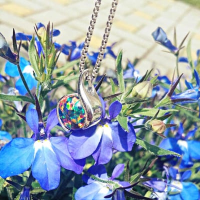 Strieborný náhrdelník s čiernym opálom