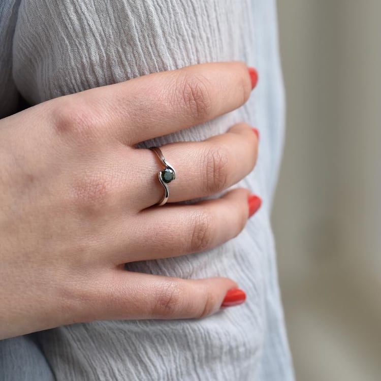 Zásnubný prsteň so zeleným diamantom Saffar 45236