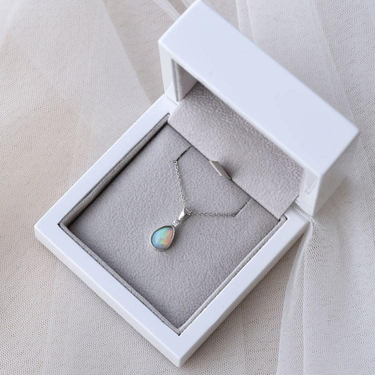 Zlatý náhrdelník s diamantom 67370