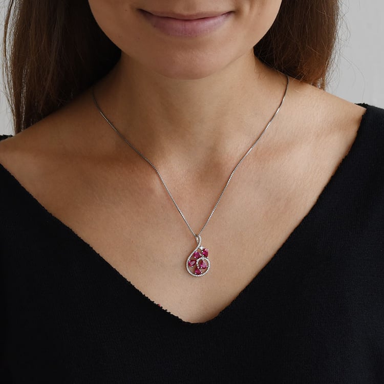 Náhrdelník s rubínmi 92304