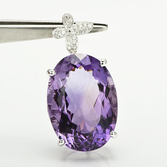 Prívesok s motýlikom a veľkým ametystom 2507