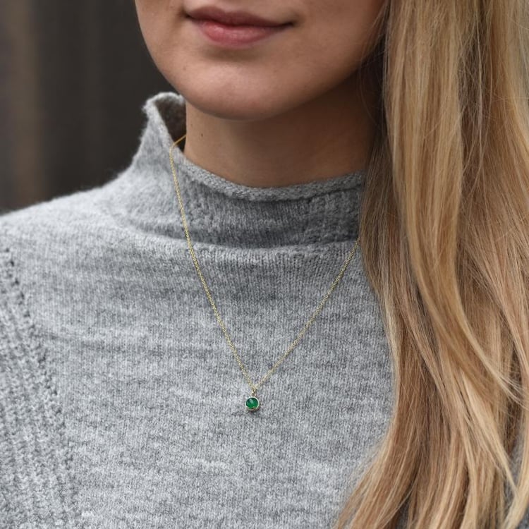 Náhrdelník s cabochon onyxom zo zlata 50945