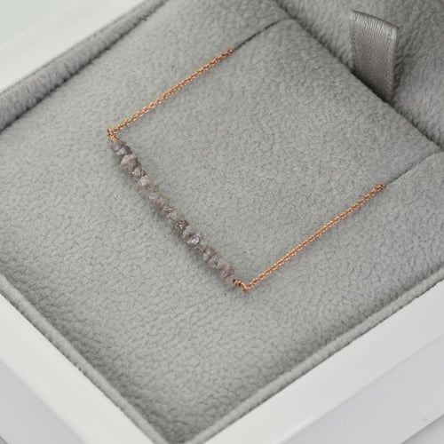Zlatý choker s ružovými nebrúsenými diamantmi Briely