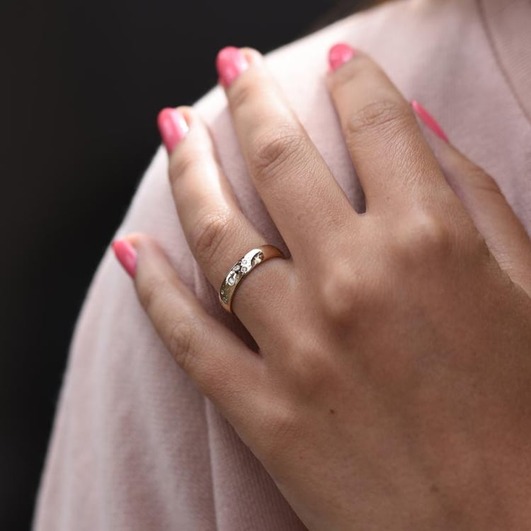 Zlatá lesklá diamantová svadobná obrúčka 78936