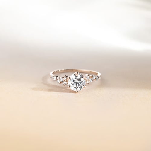 Zásnubný prsteň z orieškového zlata s lab-grown diamantmi Carina