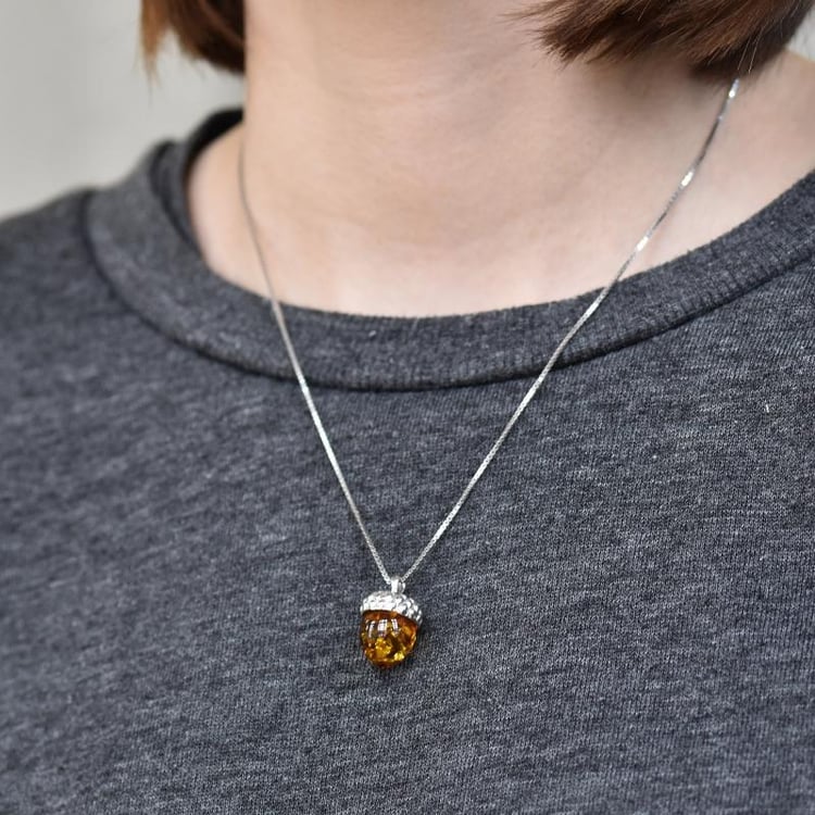 Jantárový prívesok 27168