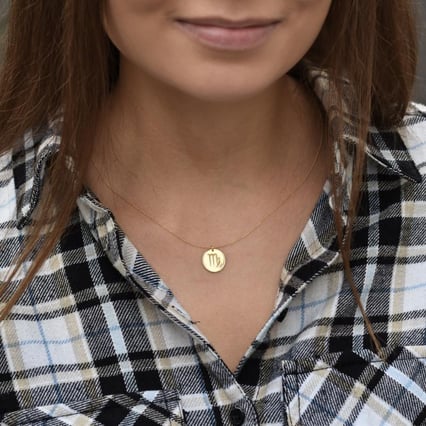 Zlatý prívesok so znamením a ružovým zafírom Panna