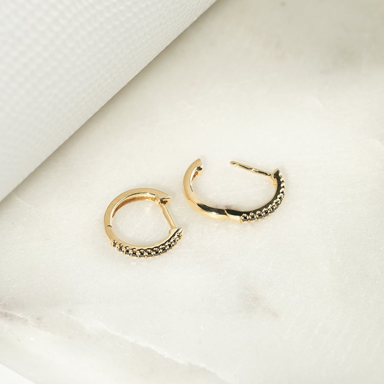 Kruhové náušnice s čiernymi diamantmi Carolin 134006