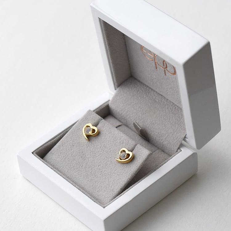 Srdiečka v strieborných náušniciach 73004