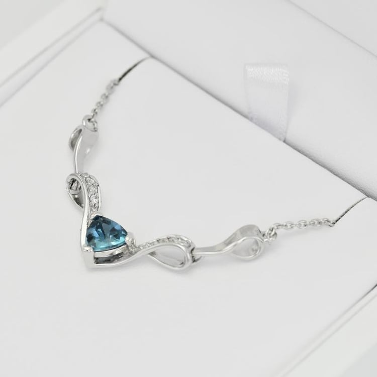 Strieborný náhrdelník s 1.5ct londýnskym topásom 16691