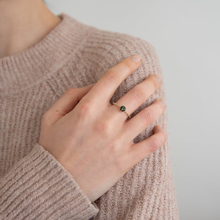 Prsteň so zeleným turmalínom a postrannými olivínmi Jelena 124785