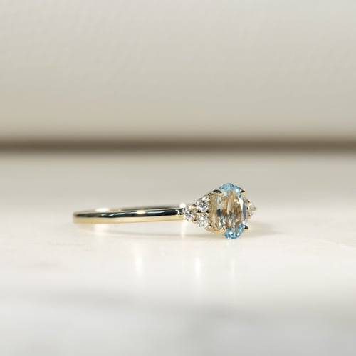 Elegantný prsteň s akvamarínom a diamantmi Kylie