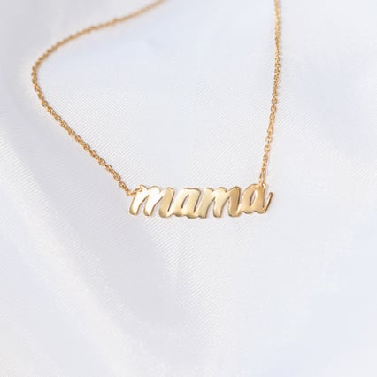 Náhrdelník s nápisom Mama