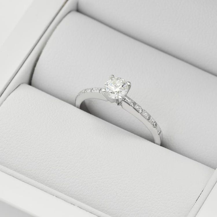 Prsteň s diamantmi 27783