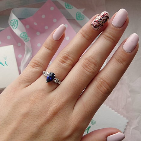 Strieborný zafírový prsteň 5606