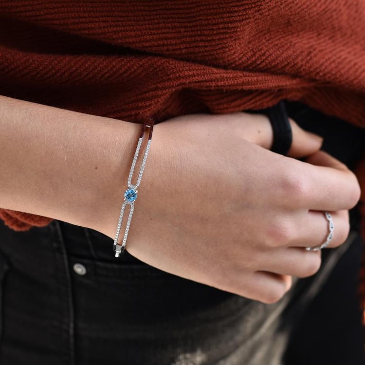 Strieborný náramok s modrým topásom 50973