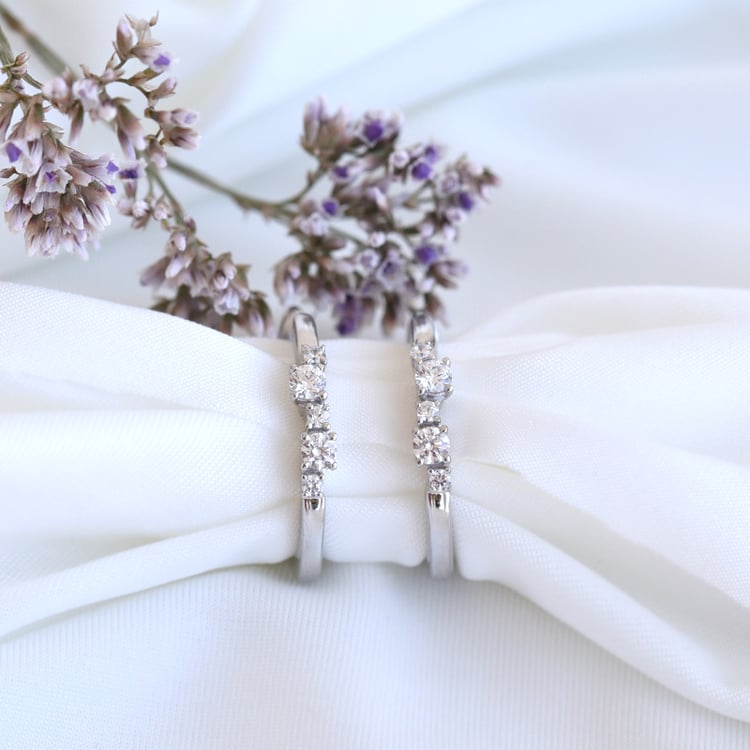 Kruhové zlaté náušnice s diamantmi 80539