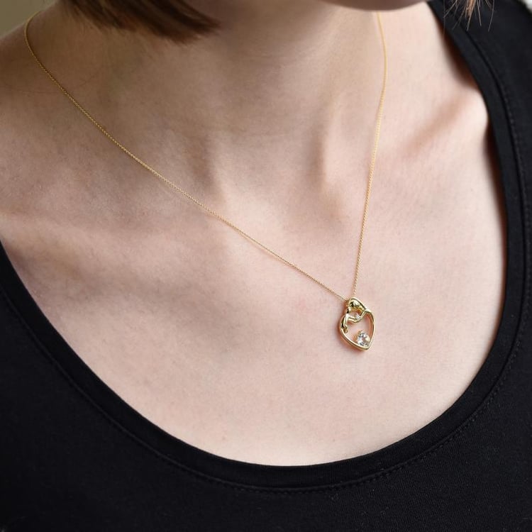 Prívesok matka a dieťa s moissanitom a diamantom Heli 105207