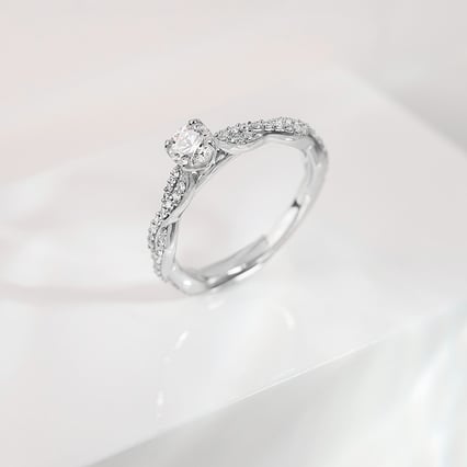 Zásnubný prsteň s prepletanou obrúčkou a certifikovaným lab-grown diamantmi Minna