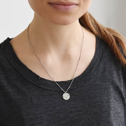 Strieborný prívesok so súhvezdím a drahokamom Meri