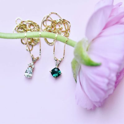 Zlaté náhrdelníky