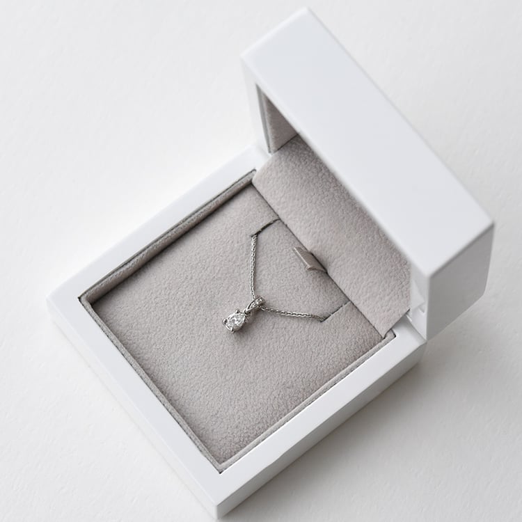 Diamantový prívesok 72937