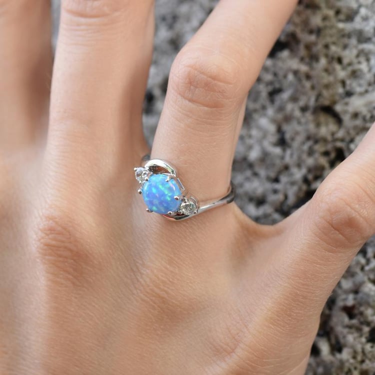 Strieborný prsteň s opálom 11110