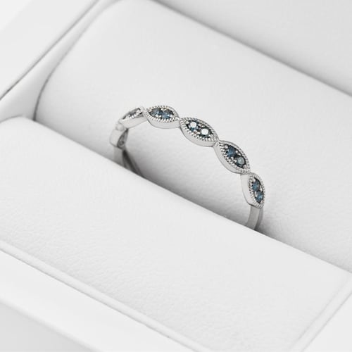 Nežný eternity prsteň zo zlata s modrými diamantmi Jelani