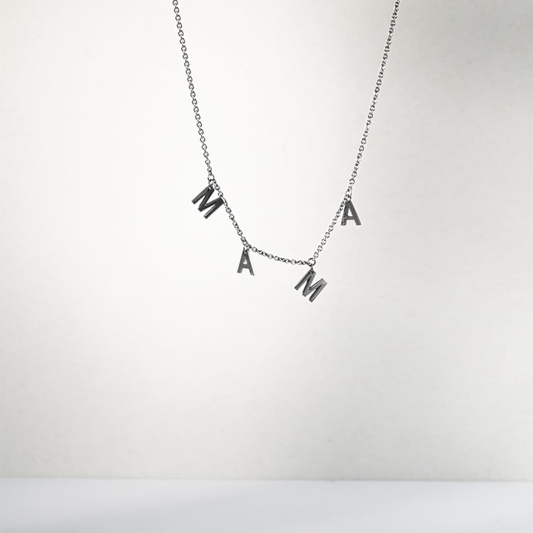 Strieborný náhrdelník s písmenami Mama 121888