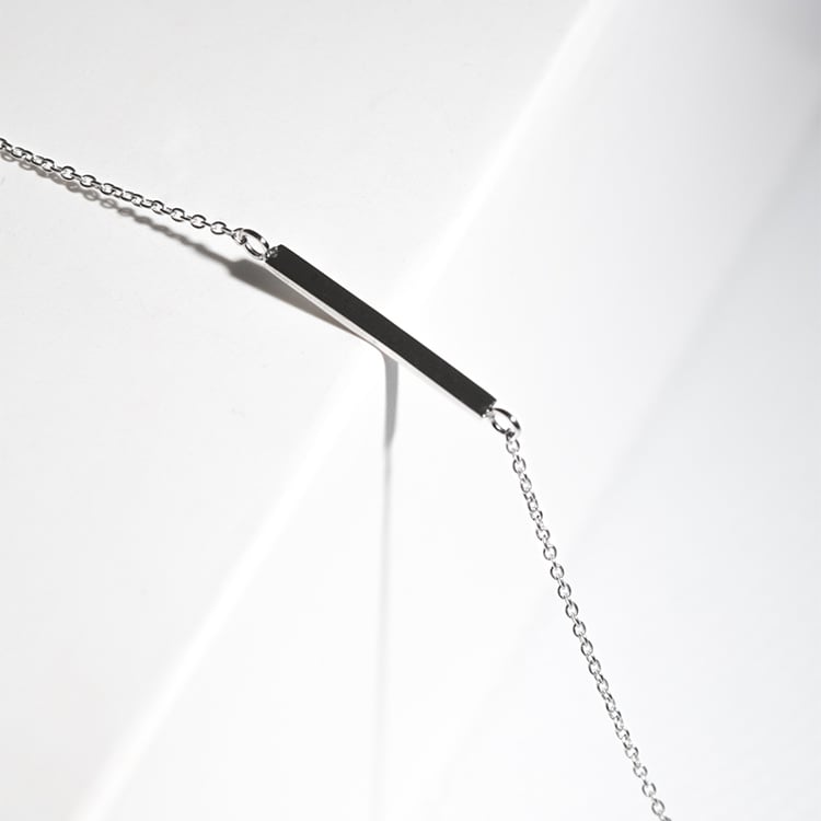 Strieborný minimalistický náramok Barr 125937