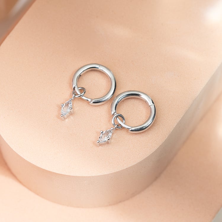 Strieborné kruhové náušnice 2v1 s bielymi topazmi Savitri 149187