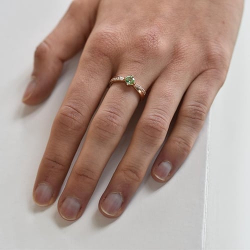 Zlatý prsteň s tsavorit granátom a diamantmi Sanely