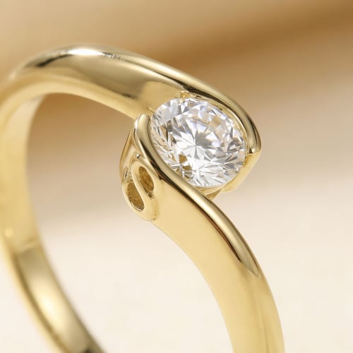 Zásnubný prsteň s výberom písmen a diamantmi Saffar
