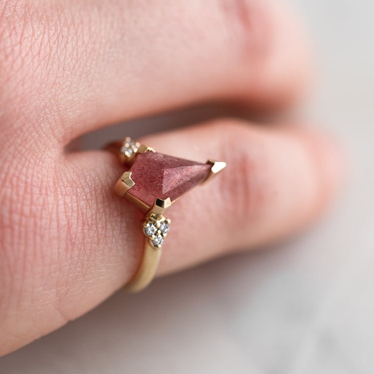 Jedinečný prsteň s jahodovým achátom Floki 120028