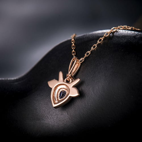 Prívesok v znamení Kozorožca so zafírom a diamantmi Capricorn