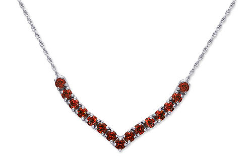 Strieborný náhrdelník s granátmi