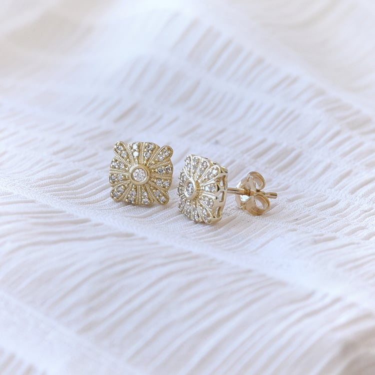 Diamanty v elegantných náušniciach 67982