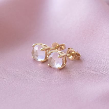 Jemné zlaté náušnice s ruženínmi Olivette