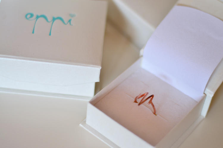 Strieborný prstienok pozlátený ružovým zlatom 9892