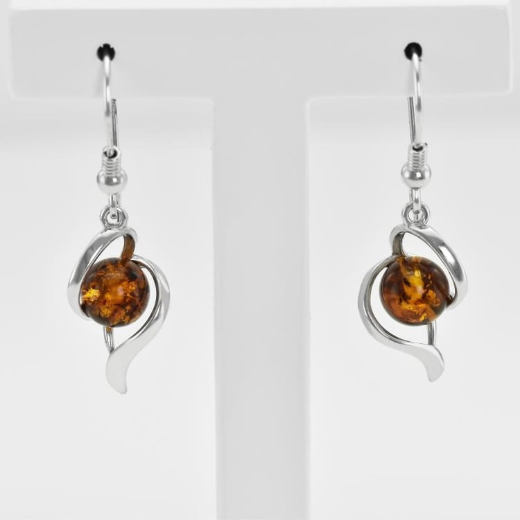Koňakový jantár v strieborných náušniciach 17468