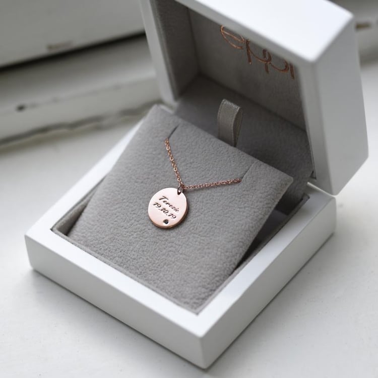 Zlatý prívesok s modrým diamantom a gravírom vašej voľby 51582