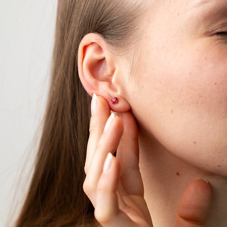 Strieborné náušnice s rubínmi s výberom veľkosti Dalia 147723