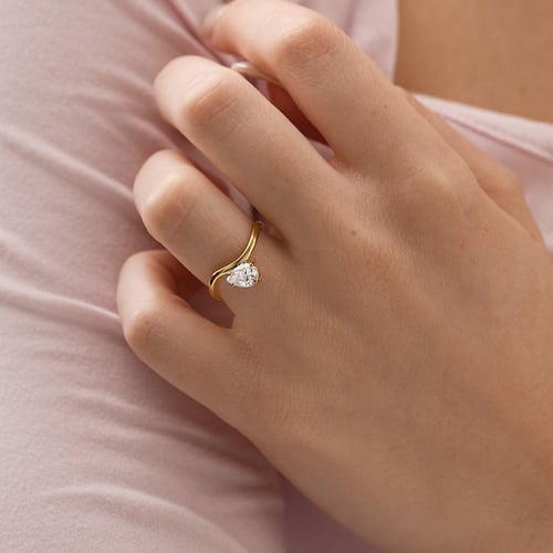 Zásnubný prsteň s pear lab-grown diamantom Thalia