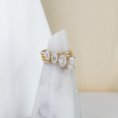 Zásnubný prsteň s oval diamantom Frost