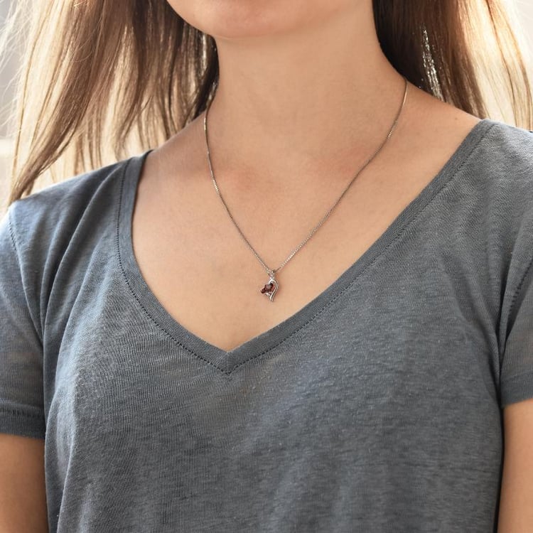 Srdiečkový granátový náhrdelník 32476