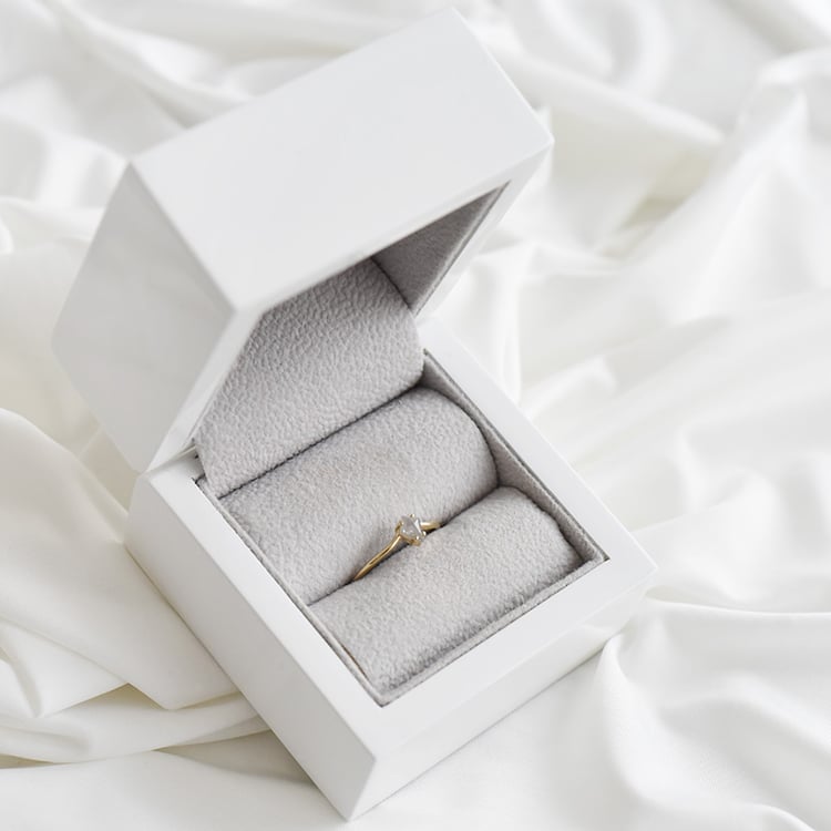 Zlatý prsteň 92702