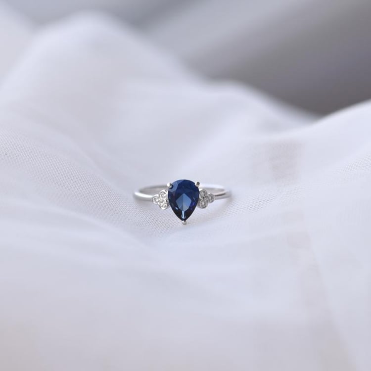 Zlatý prsteň s diamantmi 52354