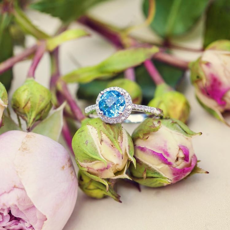 Zásnubný prsteň zo zlata s topazom 12218